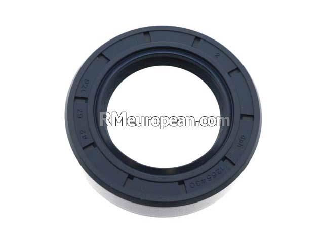 Volkswagen Transporter Campmobile Van Camper  2.0L H4 Differential Output Seal