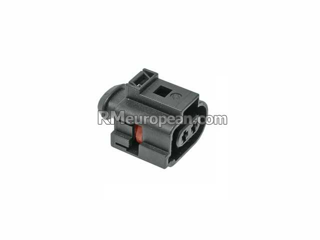 Audi Q5 Prestige Sport Utility  3.0L V6 Connector Housing For headlight washer pump