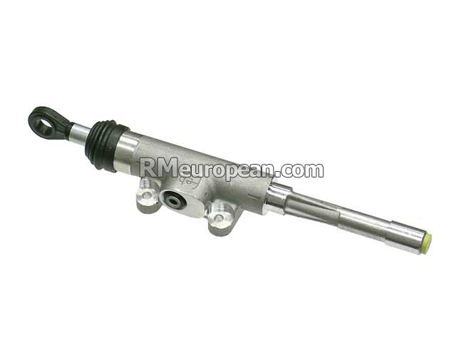 BMW 735i Sedan E32 3.5L L6 Clutch Master Cylinder