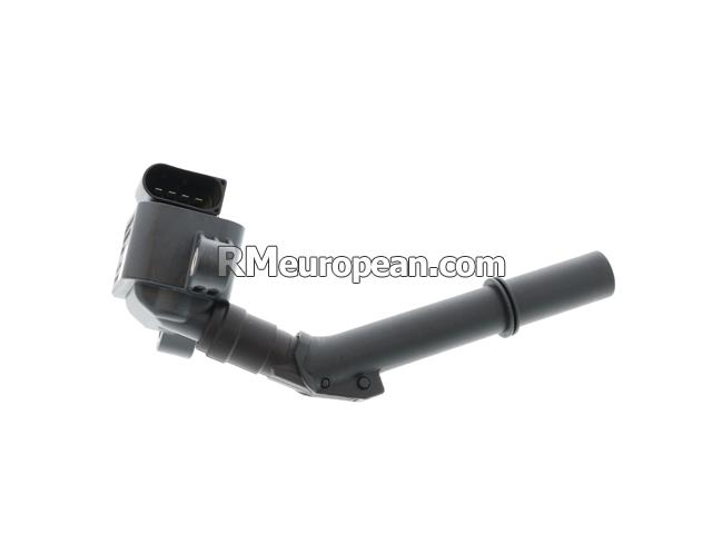 Mercedes-Benz C300 4Matic Sedan 205.084 2.0L L4 Ignition Coil with Spark Plug Connector