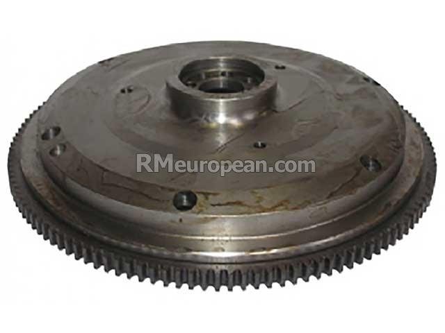 Volkswagen Fastback   1.6L H4 Clutch Flywheel