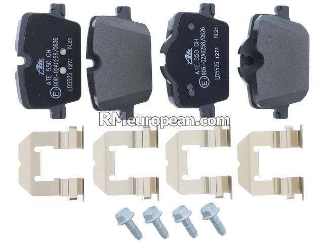 BMW 330i xDrive Sedan G20 2.0L L4 Brake Pad Set