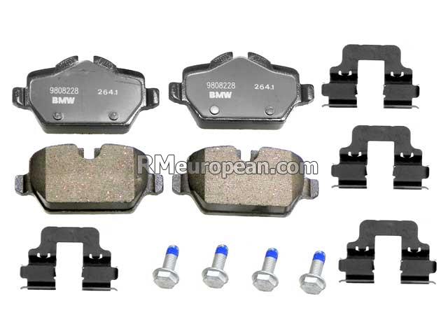 Mini Cooper Countryman Hatchback R60 1.6L L4 Brake Pad Set