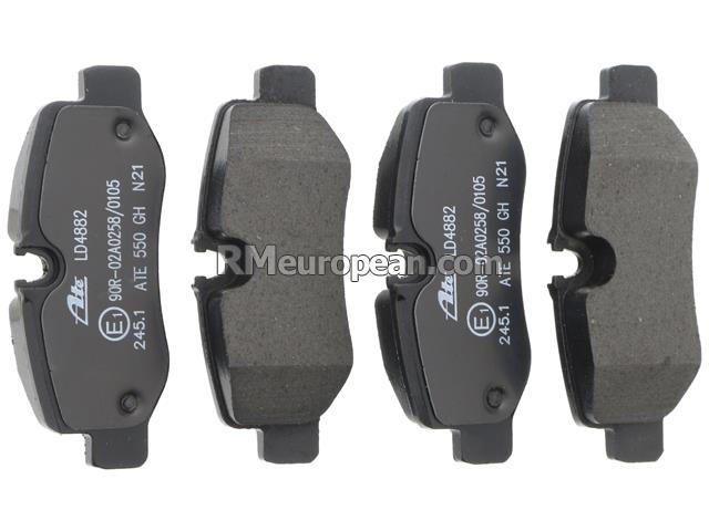 Mercedes-Benz Metris Mini Passenger Van 447.703 2.0L L4 Brake Pad Set