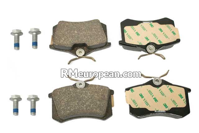 Volkswagen Passat GL TDI Wagon  2.0L L4 Brake Pad Set